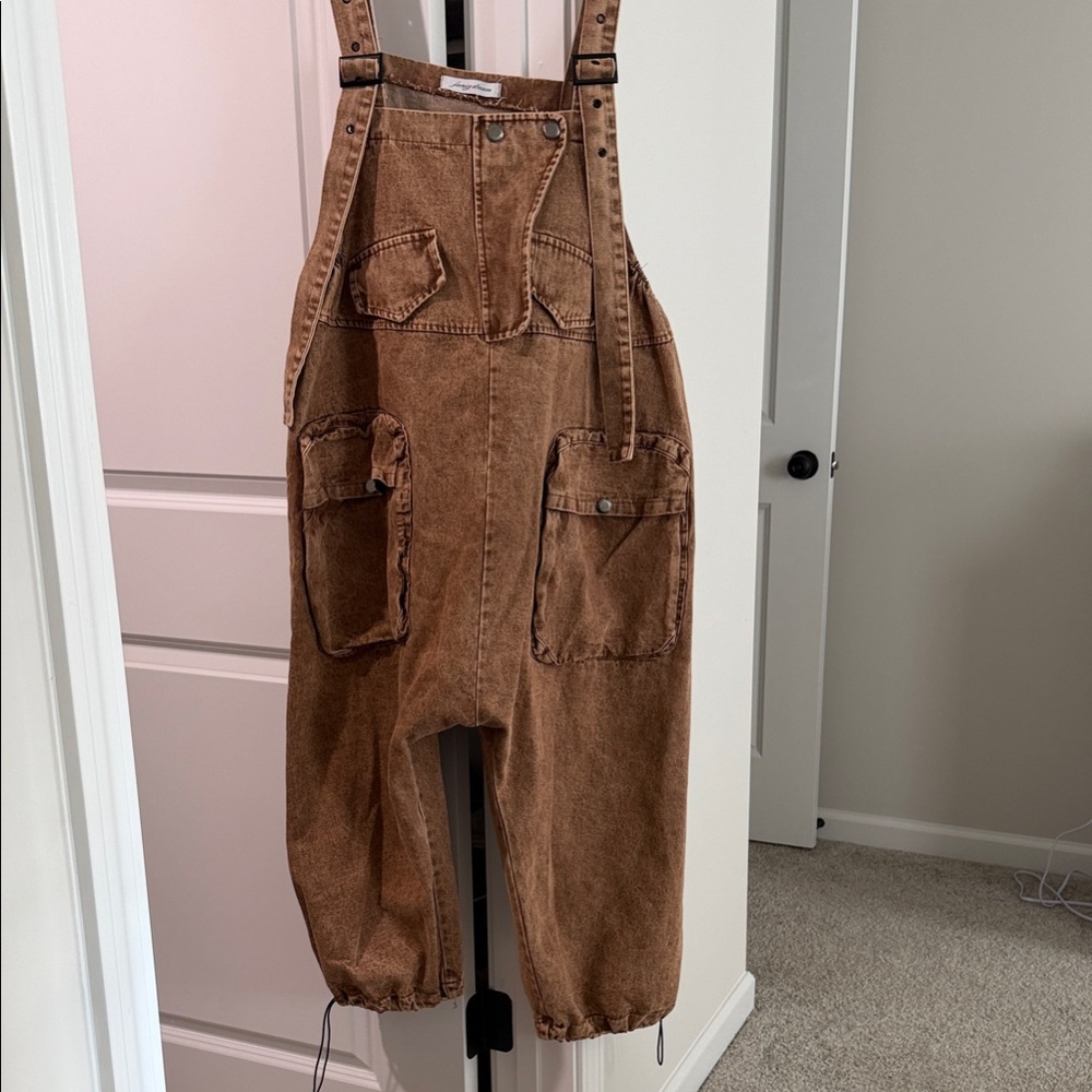 NWOT Stylish Brown Women's Jumpsuit with Pockets